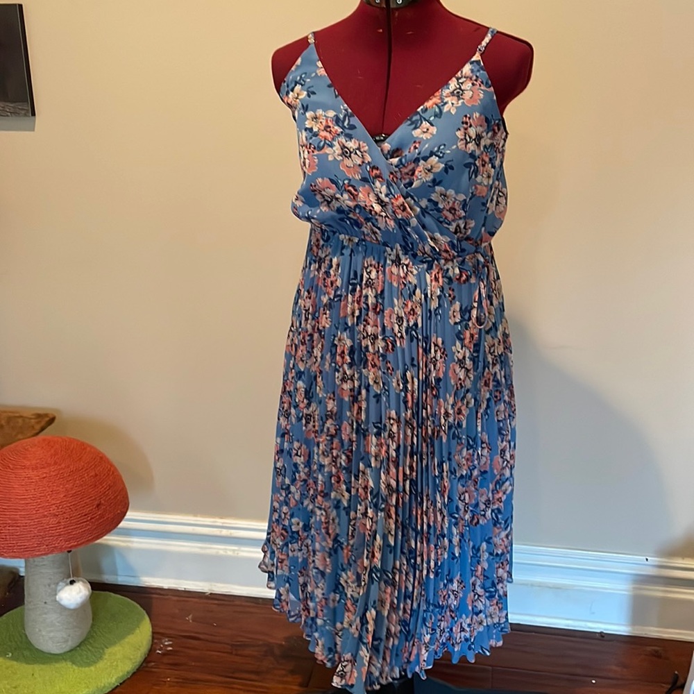 Summer floral pleated midi dress